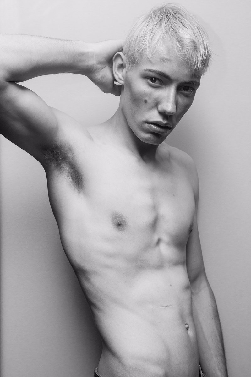 RozaModelAgency's tweet photo. #newface Juan by #rickymangala 📸 Mua: @coletteLacey Hair: #thefacehairdressing. Special thanks to @Hanleyie 💋#Roza https://t.co/OjW5iTpfiR