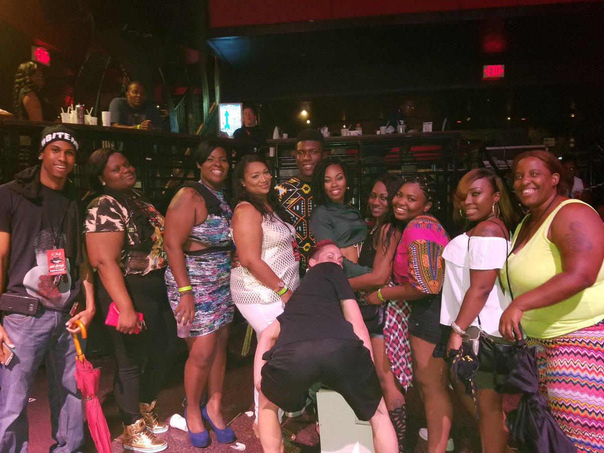 ThelmarciaW's tweet photo. Mobbin Through Revolution Live With My Rebel Squadβ€π€π #FLRebels #HelloKimberlyTour @kmichelle https://t.co/DlDi4NiGJ8