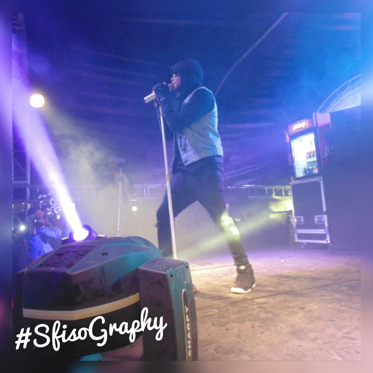 sg_hazardous's tweet photo. #korruption #BangOutTour 
@MrCashtime doing his thing...🙋
@cashtimelife  @Thabiso 
#ValueMeatBraai #SfisoGraphy https://t.co/uhoZ8LQkV2