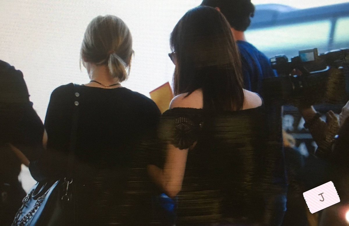 [PIC][03-08-2016]TaeYeon và SeoHyun trở về Hàn Quốc vào chiều nay Co7R-1VUsAEuOHA