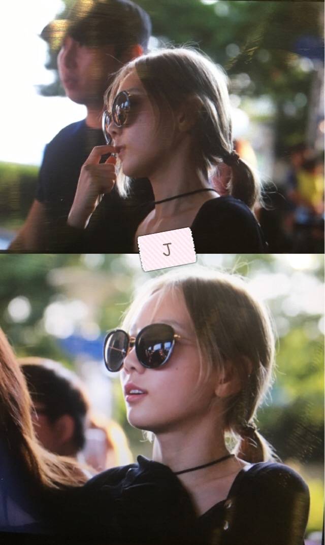 [PIC][03-08-2016]TaeYeon và SeoHyun trở về Hàn Quốc vào chiều nay Co7SMBuUEAA04Bu