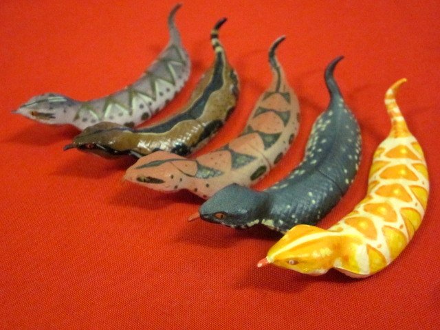 チョコエッグ シークレット ツチノコ フィギュア ほそい 海洋堂 チョコエッグ シークレット ツチノコ フィギュア ほそい 海洋堂
