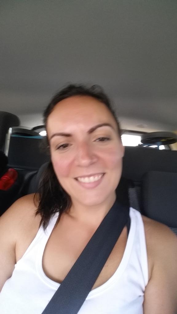 linacortes84's tweet photo. Vamonos pa' caiii!! A encontranos con las damas del #cienmalos, que levanten las manos las aludidas...😂😂 https://t.co/KV3Xuh0Sg9