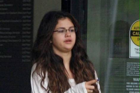 selena_shady's tweet photo. Selena is so gorg without make up 😍😍😍 https://t.co/hYhuwAwb1H