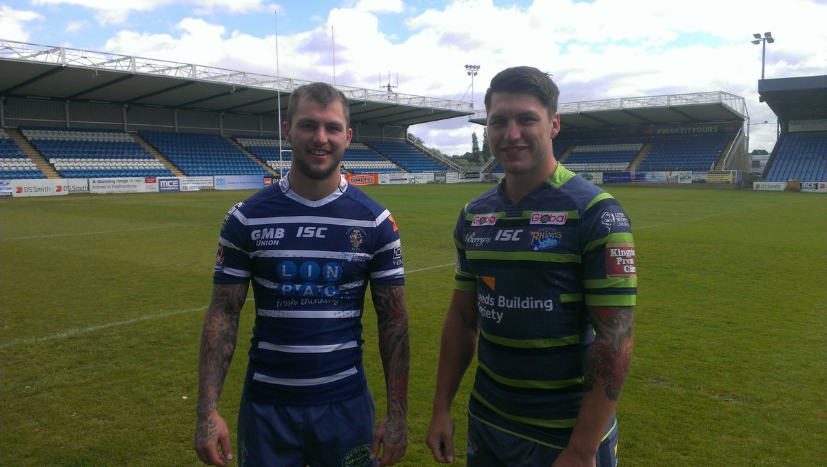 DCravenRL's tweet photo. Brotherly love. As near as they're gunna get for now... @leedsrhinos @tom_briscoe @lukebriscoee #yeplive #yplive https://t.co/Xqf5Qwpwyw