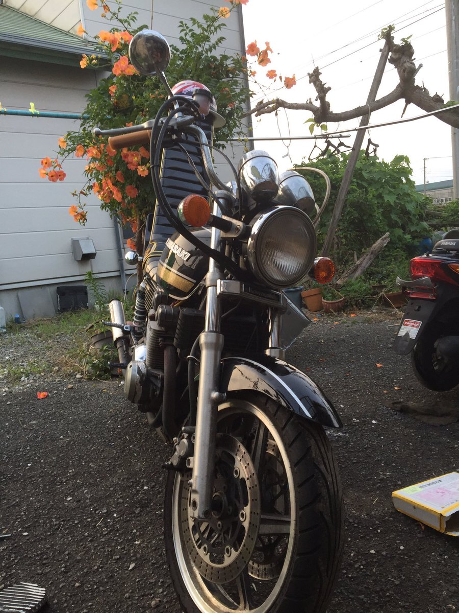 kae20_why's tweet photo. ゼファー売ります！
3型です
詳しいことはDMしてください！
リプくれればフォローします！
外装2個とタイヤTT900GP、風防つけます
プリティーレーシングのマフラーがついてます！
気軽にDMしてください！
交換も受け付けてます！ https://t.co/eP1uGAxGie