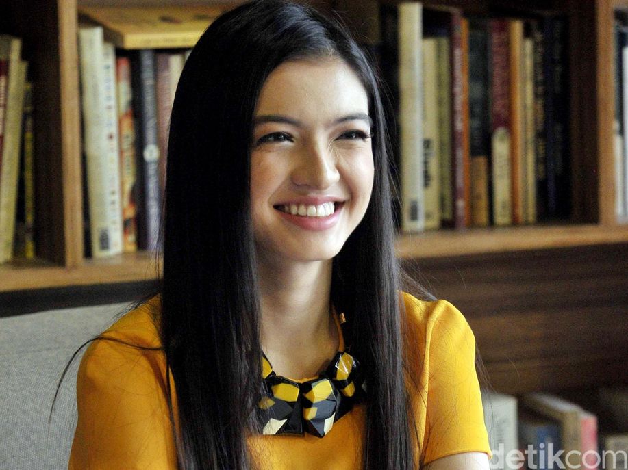 detikcom's tweet photo. Raline Shah Cantik Natural https://t.co/dd3HG4x83D via @detikhot https://t.co/nNJiNyJklo
