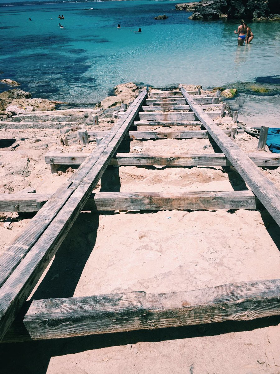 3, 2, 1, #vacaciones en el mar a la de ya! ¿te has ido ya? o todavía no? #agosto bit.ly/2azj81L