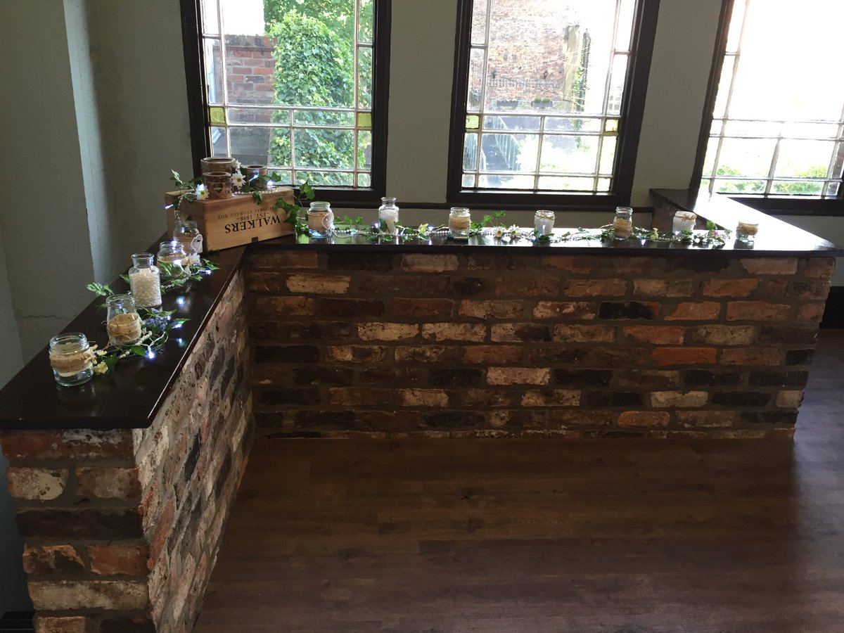 CandPevents's tweet photo. Great wedding, wonderful people. #loveourjob #weddinghour @MiddletonsYork @joannebphoto @UKWeddingHotels https://t.co/lDDeIZDNUQ