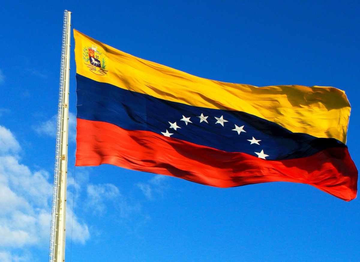 contrareloj987's tweet photo. #UnDiaComoHoy: Día de la Bandera Nacional. https://t.co/a8zXphfH1c