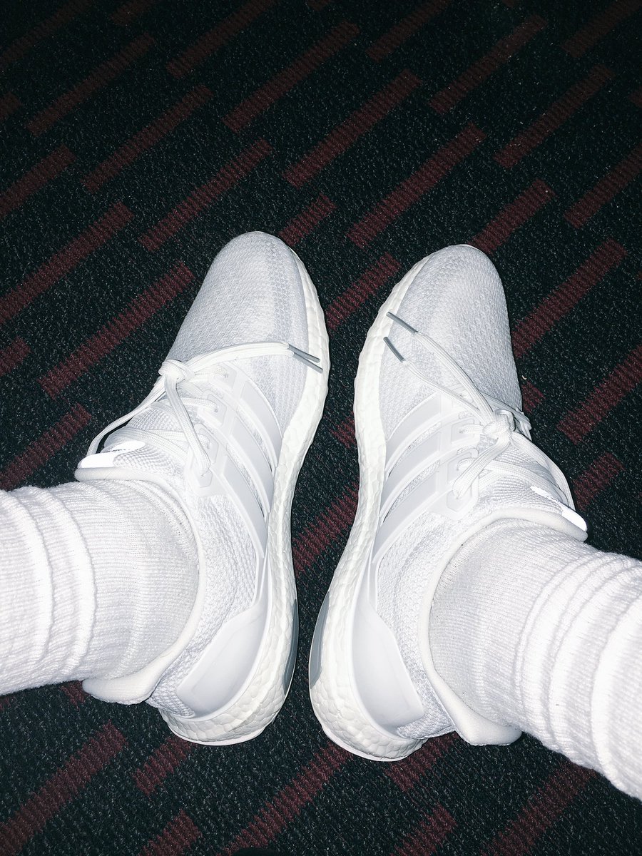 unclefootfire's tweet photo. Today's foot fire... What're y'all rocking today? #TweetTheUncle https://t.co/gx3ctvCOqV