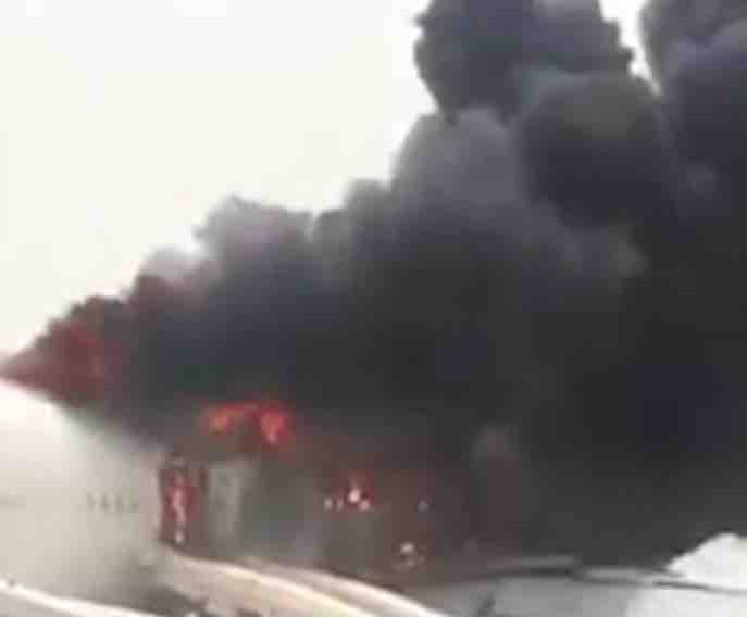 ABPNews's tweet photo. Emirates plane from Thiruvananthapuram crash lands in Dubai, all 282 passengers safe
https://t.co/fmv5BeEOKX https://t.co/hvLpAg9laY