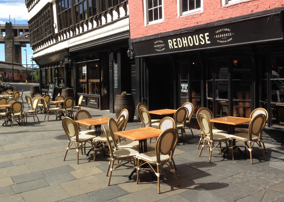 TheRedhouseNCL's tweet photo. All set for a sunny pie filled day on the @NEWCASTLEQUAYS! #pieloving https://t.co/190nN0Or6w