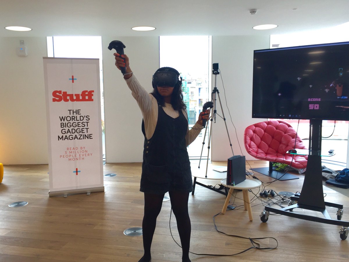Today we're battling aliens and protecting our spaceship with <a href="/htcvive/">HTC VIVE</a> and  <a href="/StuffTV/">Stuff</a> #VR #AgencyChallenge
