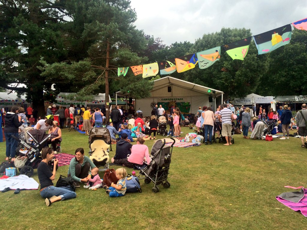 TwoCoastCounty's tweet image. Going to @sidmouthfolk for @HorlerSadie @MadDogMcrea @TobiasbenJacob @SethLakemanNews? Visit #BlackmoreGardens too!