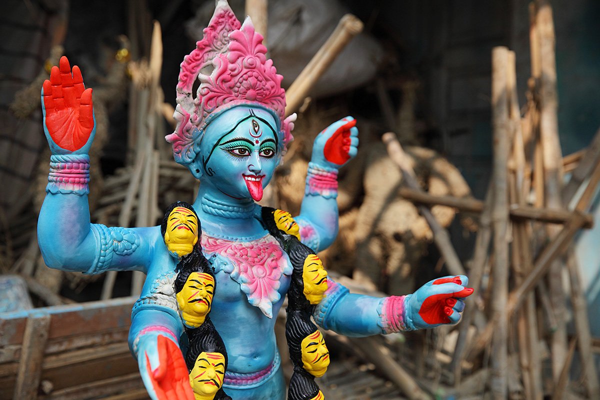 On the streets of Kolkata, India. tinyurl.com/j447cy4  #canon #canon5d #streetphotography #kolkata