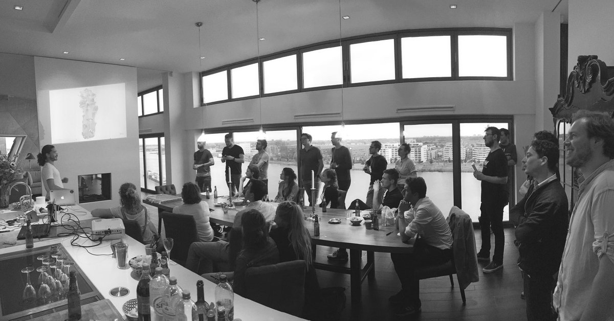 Outlierscc's tweet photo. Outliers Night #1: the audience got heaps of inspiration, creatives were helped selling work, improving product. https://t.co/lrwS7c4deH