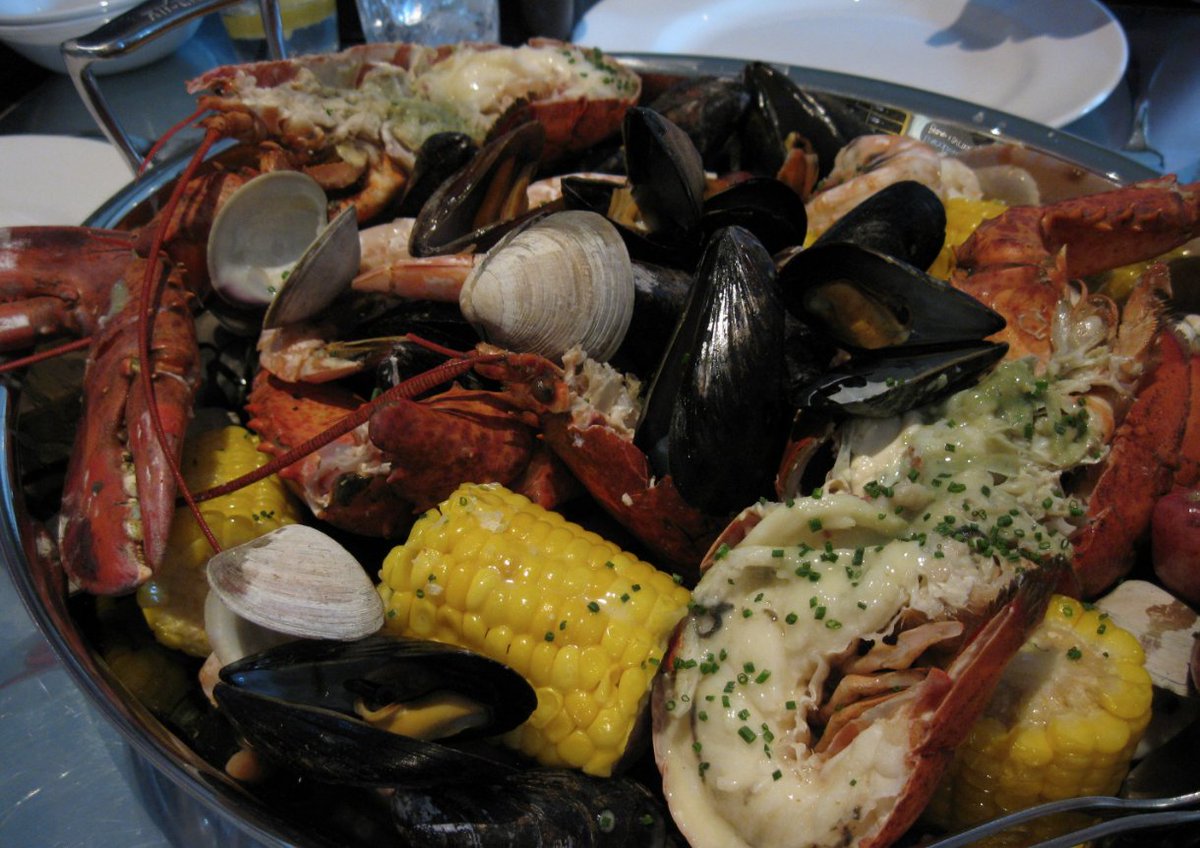 breakfasttv's tweet photo. NEXT: A clambake that you can make in just 20 minutes. Watch LIVE: https://t.co/tGhFXyLHkh https://t.co/eQQqs3uitO