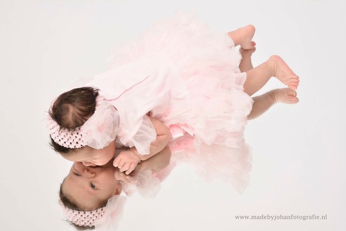 De Kleine prinses is vandaag Alweer 4 weken Oud tijd gaat veelste Snel! https://t.co/Wk1Rt46q52<a href="/tag/amsterdam"class="tags"><span>#amsterdam</span></a>