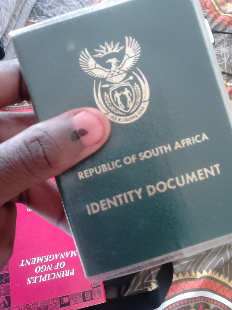 RodneyMadeIt's tweet image. #ivoted #ivotedtoday #ElectionDay #Elections2016 #VoteForChange