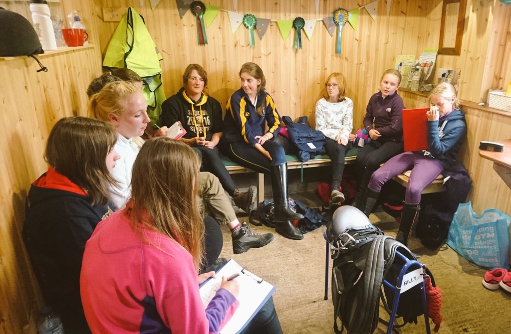 Sed_Equestrian's tweet image. Finished the day with a quiz #closecontest #heavyrain