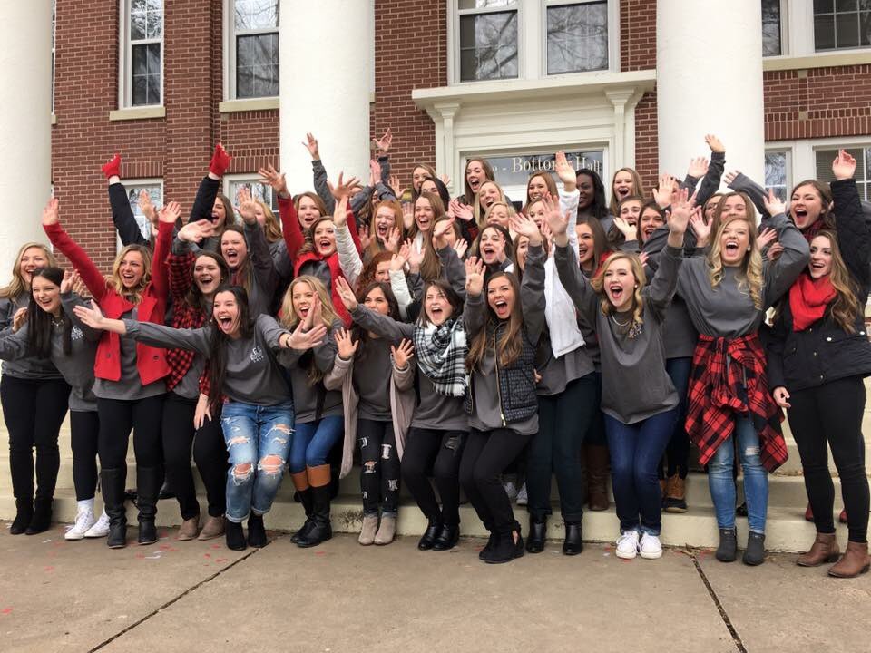 thewomenofeee's tweet photo. @Ouachita is #MyTopCollege because in our sisterhood we have found our forever friends! https://t.co/SpXMMykNtL
