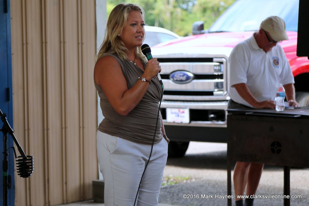 Clarksville_TN's tweet photo. #MontgomeryCounty #AssessorofProperty #ErinneHester talked at 108th annual #LoneOakPicnic… https://t.co/OOBxN9Dpm2 https://t.co/eplfFNjlZQ