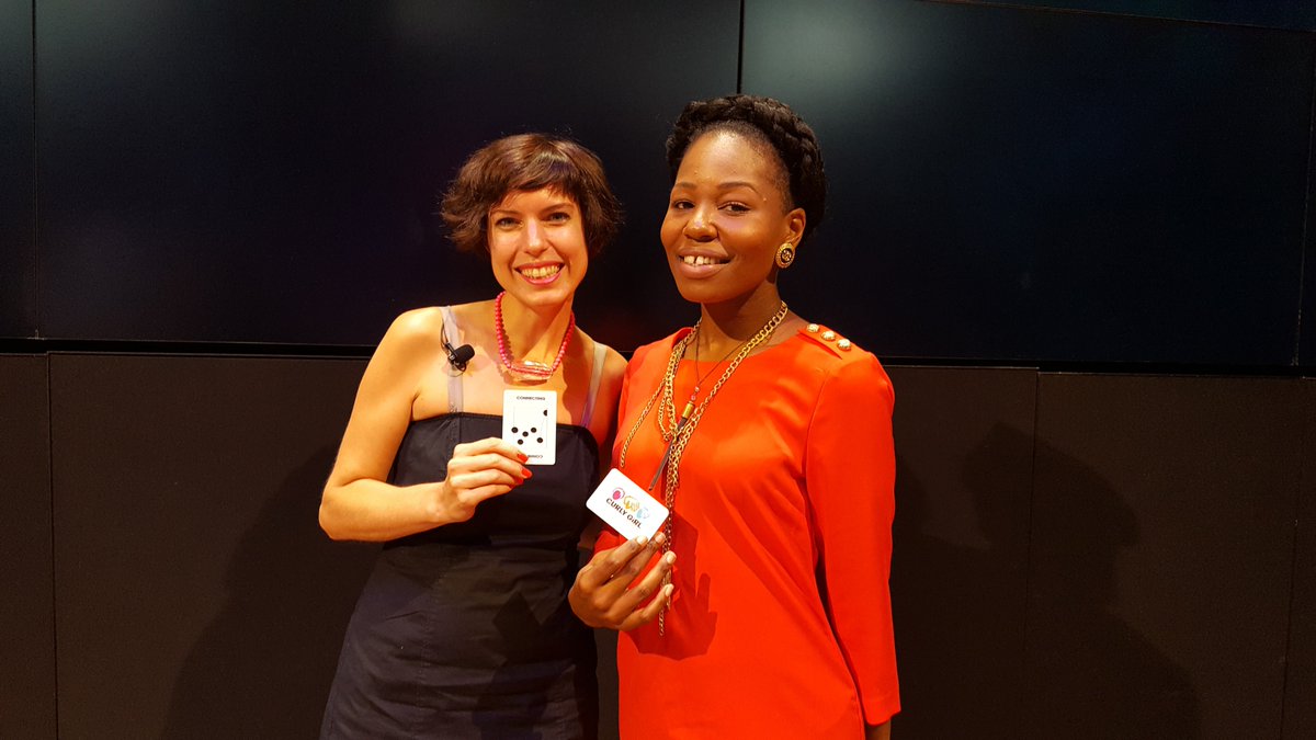 SamsungNewsUS's tweet image. .@samsungaccel's Heidi Braunstein making connections with #MiniInternship attendee and fellow entrepreneur @837NYC