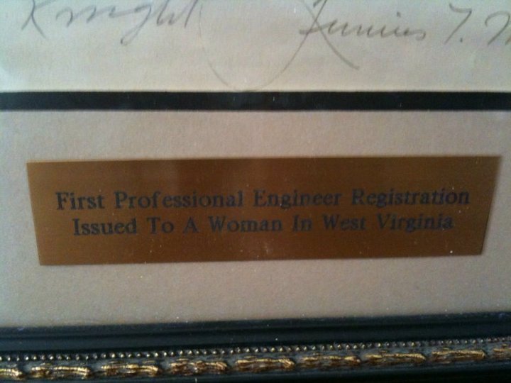 LWhitehurstSE's tweet photo. My grandmother was the first woman PE in WV in 1953. The license is huge! It's hanging in my apt.
#LicensedPEDay https://t.co/gqCGuSjIFI