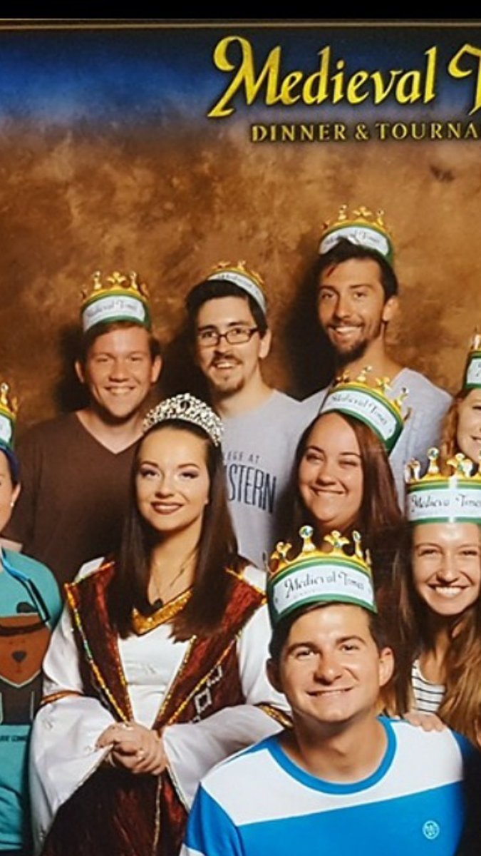 ethannunn94's tweet image. When you find out that the king at Medieval Times went to Southeastern... #WhitIsLit #KanyeBest