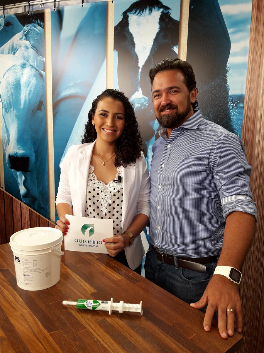 franspadari's tweet photo. Com veterinário Paulo Menegucci falando de probióticos na TV!
#ourofinosaudeanimal #christianhansen #pecuária https://t.co/gI8m7Dy76C