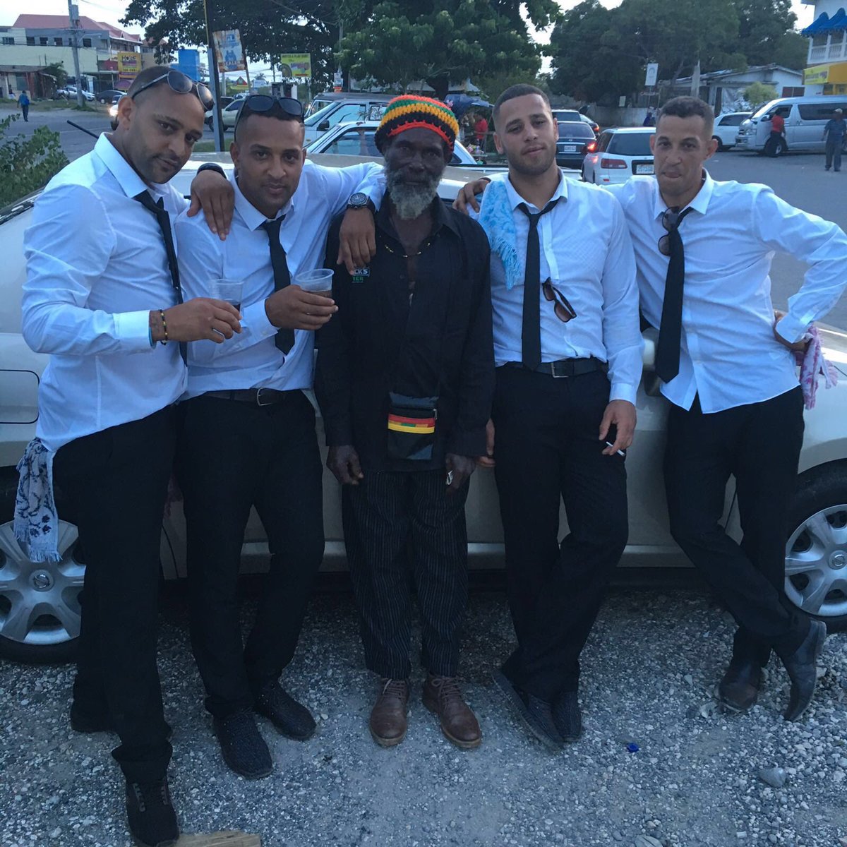 CMBatchelor's tweet photo. 🇯🇲 Family 🇯🇲 https://t.co/WMQuh69qFI