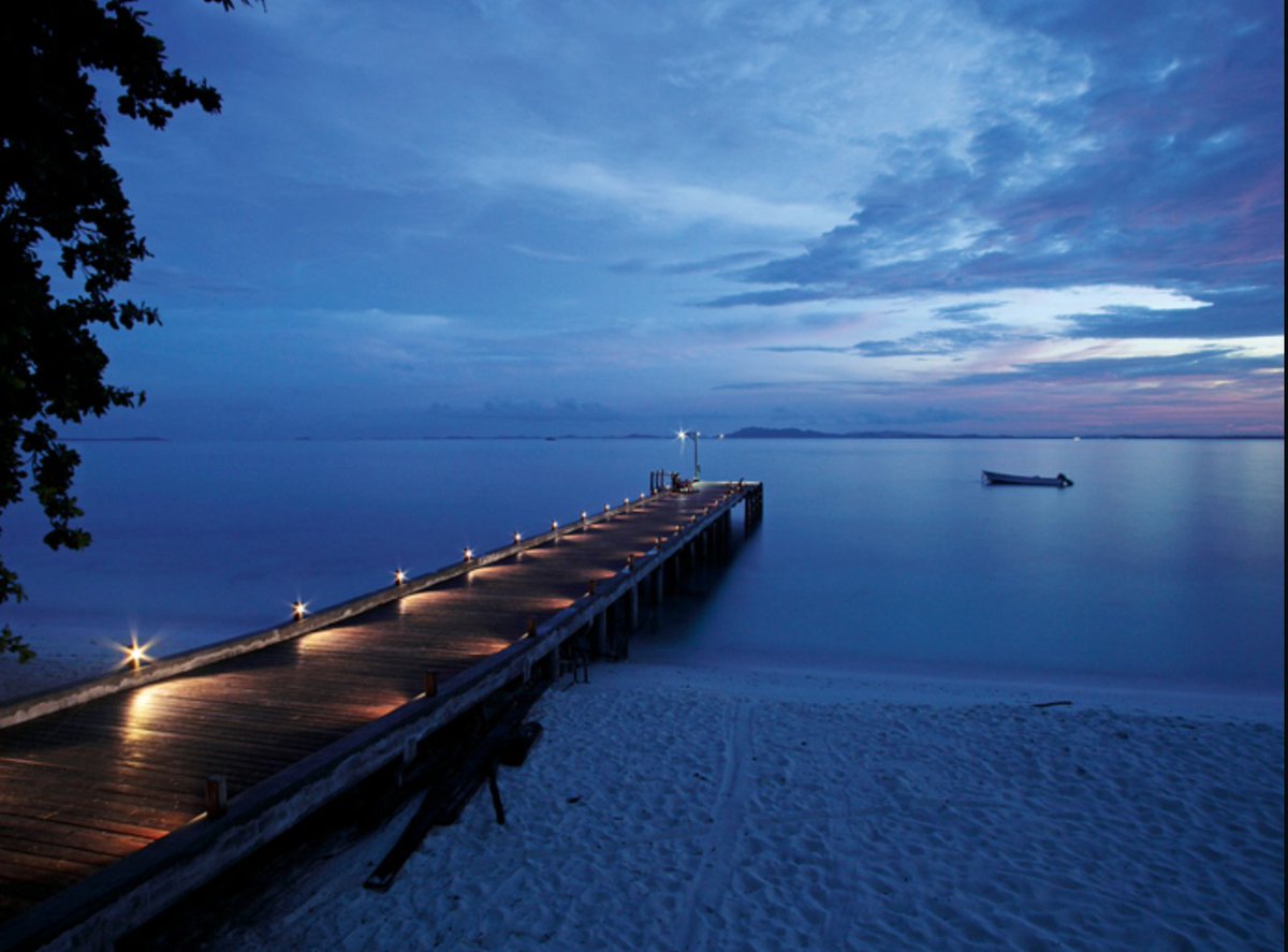 /Place: What an evening at <a href="/DolphinFiji/">Dolphin Island Fiji</a>! #Discover at ELEQT.com/dolphinislandf… #Fiji #Beautiful #Sky #Travel #Pacific