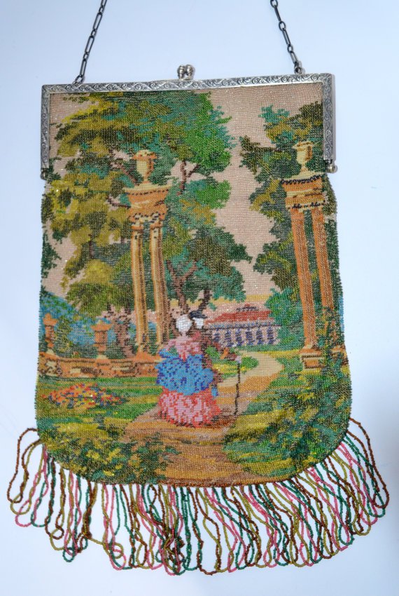 ChristiesCurios's tweet image. etsy.com/listing/233305…
#microbeaded #handbag #purses #fashion #victorian