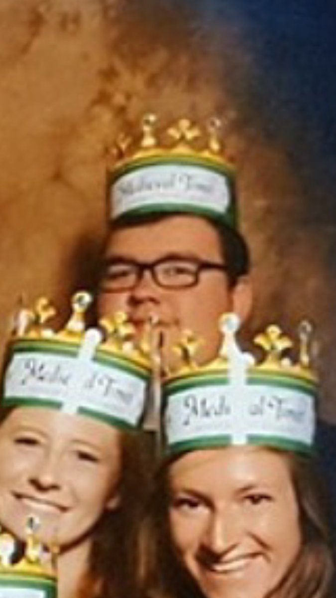 ethannunn94's tweet image. When the key of the song we're playing is A but you start it in C and now you're embarrassed. #WhitIsLit #KanyeBest