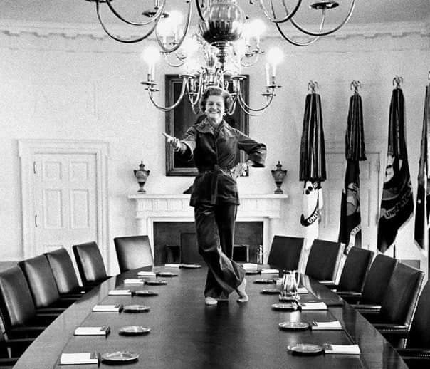 Betty Ford - 1977 - Danse à la maison Blanche ...