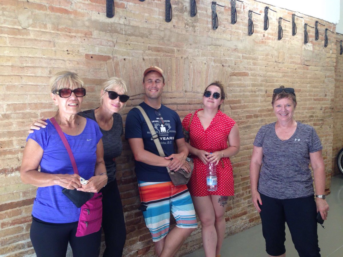 Steel_Donkeys's tweet photo. 5 Canadians enjoying our Steel Donkeys Bike Tour! #bikingtour #bcntravel #explorebcn https://t.co/vTsZ0GBARx