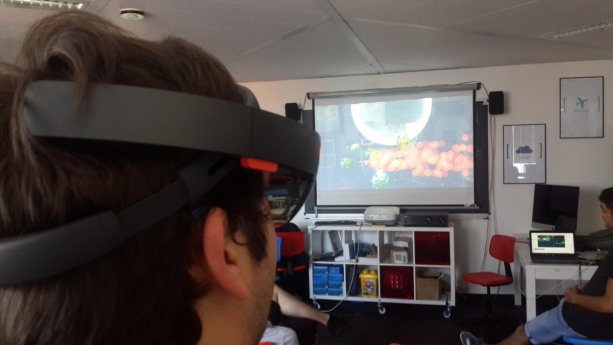 assere_r's tweet photo. #UniteWeek Jour3 @EpitechToulouse. Un de nos étudiant travaille sur une démo #Hololens. Spatial shooter game... https://t.co/AW5jCaMBU4