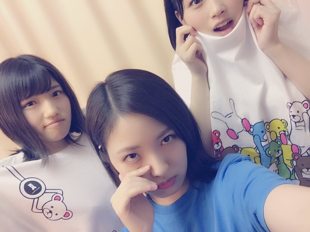 なんだかんだお昼公演も髪型お揃い