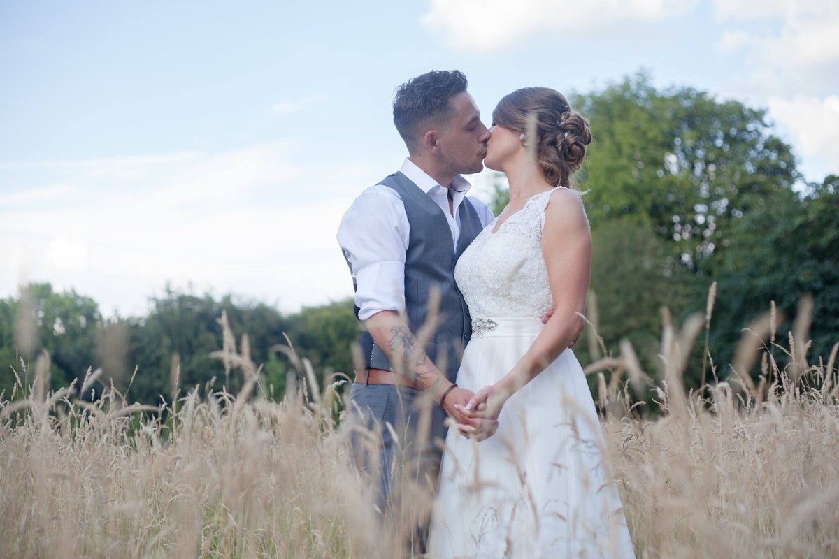 CVisionUK's tweet photo. We enjoyed shooting Michael and Hattie's wedding day at @ChartridgeLodge

https://t.co/LzTJEMHSuE

#weddingwednesday https://t.co/7MXY8dENfp