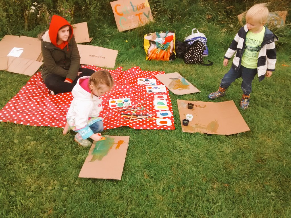 JustinaPEEK's tweet photo. National Play day at Auchinlea Park! @PEEK_Project #PeekPlay https://t.co/XEogRJZmji