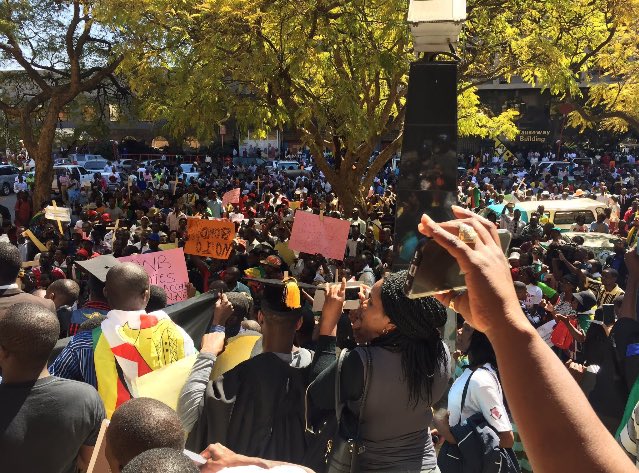 DougColtart's tweet image. Citizens responded to the call to #RejectBondNotes &amp;amp; demand Govt account for the missing 2 million jobs! #ThisFlag🇿🇼