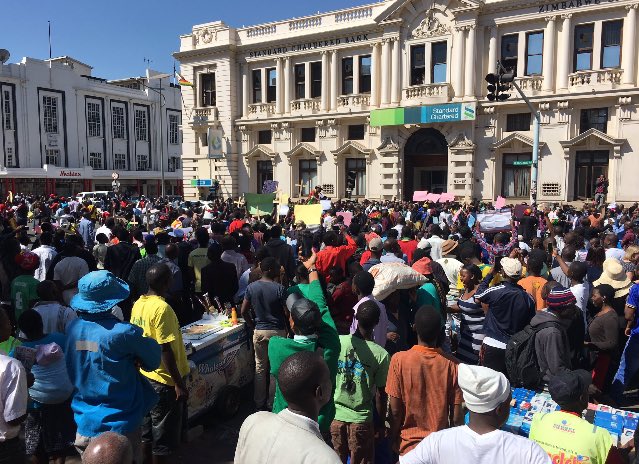 DougColtart's tweet image. Citizens responded to the call to #RejectBondNotes &amp;amp; demand Govt account for the missing 2 million jobs! #ThisFlag🇿🇼