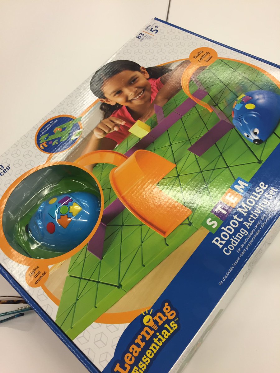 ms_deljuidice's tweet image. Taking some time to play with our #RobotMouse - awesome #STEM set! #21stCskills #CS4All #CS4NYC @sepjrnyc