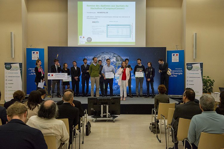 ThinkSmartgrids's tweet photo. Toujours plus de données #OpenData pour les acteurs des #SmartGrids cc @enedis @rte_france https://t.co/ee7jv1yZ3C https://t.co/R0caNIsKec