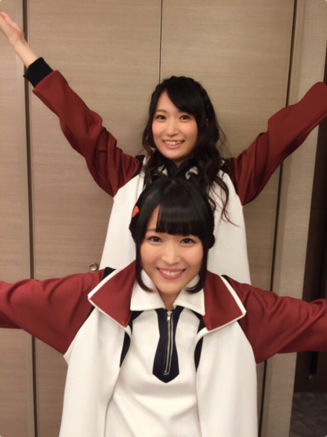 桑原由気 くわはらゆうき 思い出 ムネムネ先輩役 今村彩夏さん 身長差の話をしていたら何故がトーテムポール風のお写真に 貴重な卓球経験者 お世話になりますっ 卓球娘