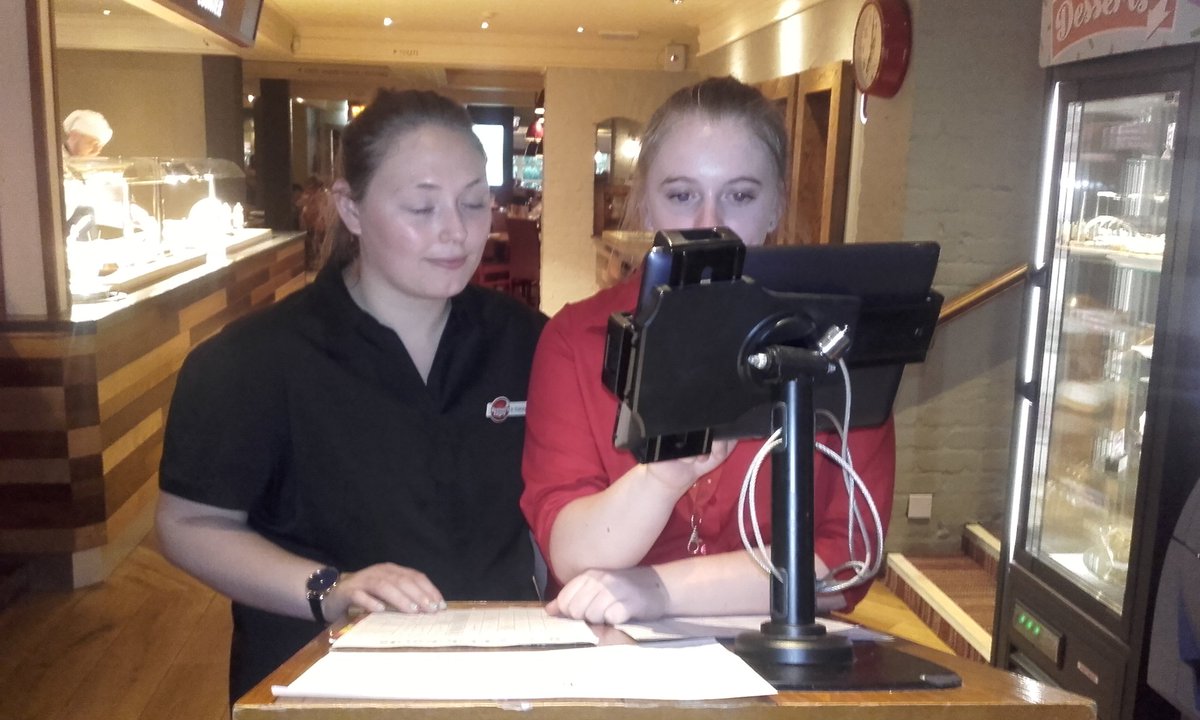 m3lissa1087's tweet photo. Training night here at dunelm trial shifts and new starters! @AhmetDuzenli @SpencerGraydon @WeAreSUGM @TeamDunelm https://t.co/hyltPXd4f5