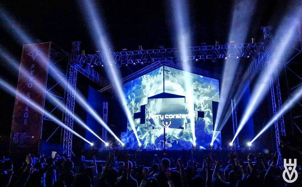 EVCIndia's tweet photo. We still can't get over those visual treats and eargasms !

#PyroStage #FerryCorsten #With… https://t.co/yj0BGI4R9s https://t.co/FWmo5U24Ns