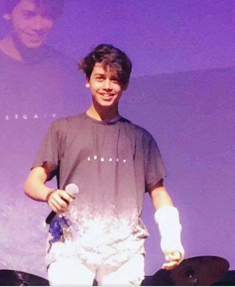 HarrisJMedan's tweet image. @HarrisJOfficial is too cool in this pic😎