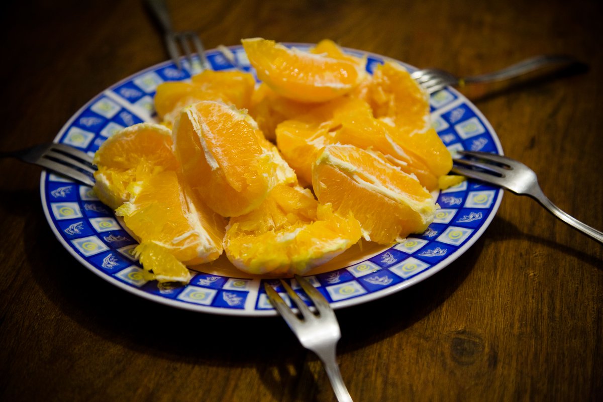 BlueZones's tweet photo. Beans causing bloating? Eating oranges as a side to beans can aid in digestion https://t.co/6npFU0u1nr